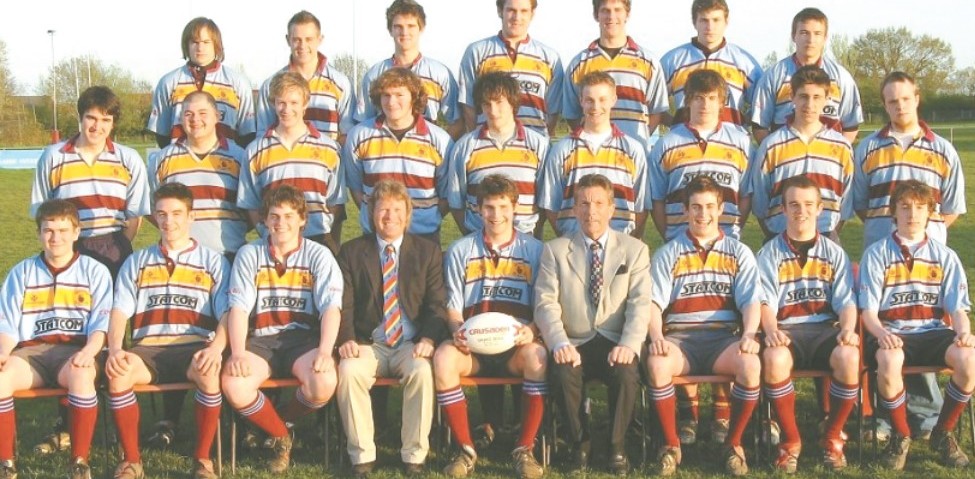 Malvern Under 17s Pirates face the camera in May 2006