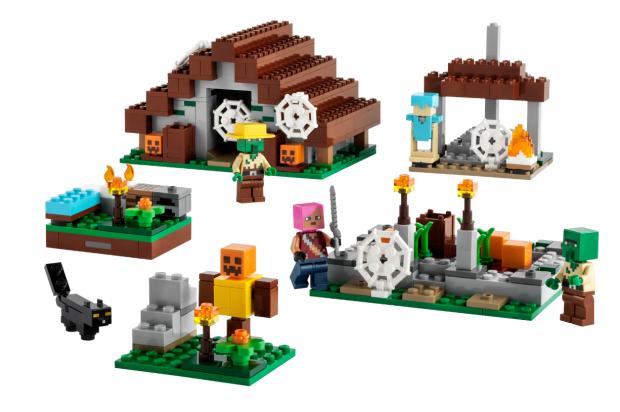 Malvern Gazette: LEGO® Minecraft® The Abandoned Village. Credit: LEGO