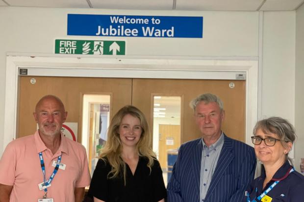 Siobhan Baillie visits Jubilee Ward